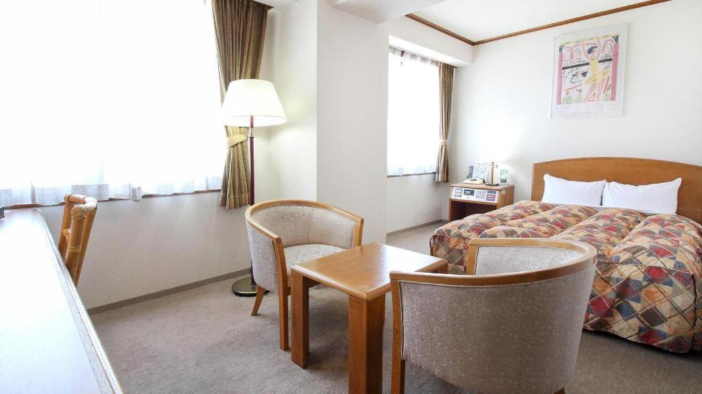 Neyagawa Trend Hotel 大阪市 エクステリア 写真