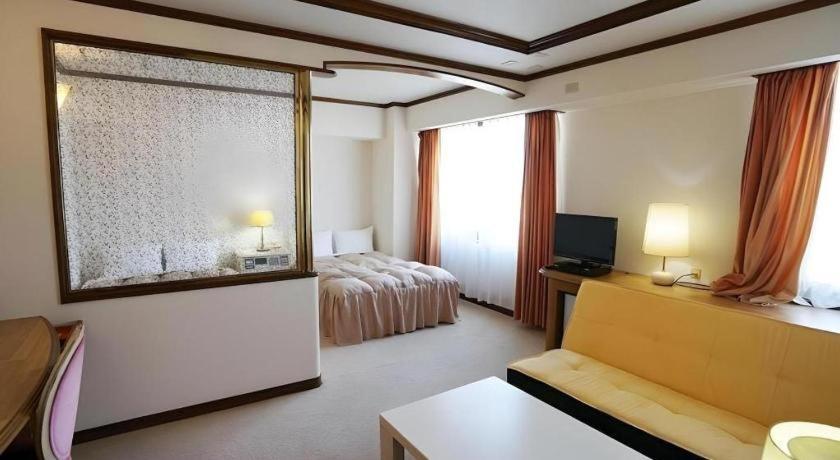 Neyagawa Trend Hotel 大阪市 エクステリア 写真